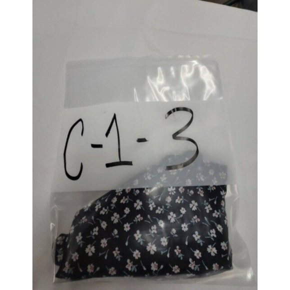 Womens Active USA Shirt Size Medium Black Floral Lace Cap Sleeve - Picture 8 of 8